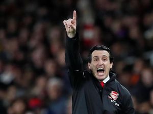 Arsenal Nyaris Selevel Liverpool