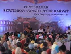 Jokowi Bagikan 6.000 Sertifikat Tanah di Tangerang