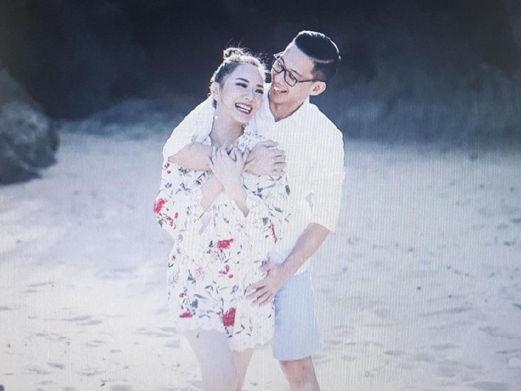 Cantiknya Yuanita Christiani saat Jalani Prosesi Sangjit Cantiknya Yuanita Christiani saat Jalani Prosesi Sangjit