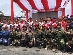 Agus Prayogo dan Pelari Kenya Menangi Maraton TNI di Lombok