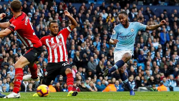 Raheem Sterling mengoleksi 50 gol untuk Manchester City.