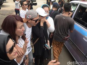 Suasana Duka di RS Pengayoman atas Meninggalnya Pretty Asmara