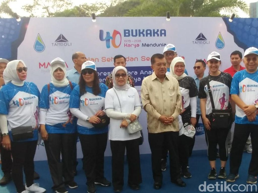 Pagi-Pagi, JK Buka Acara Jalan Sehat Ulang Tahun Bukaka Pagi-Pagi, JK Buka Acara Jalan Sehat Ulang Tahun Bukaka