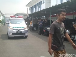 Malam Ini Jenazah Pretty Asmara Dibawa ke Kota Kelahiran