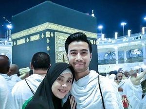 Sweet, Vidi Aldiano Dekat Banget dengan Bunda Tercinta