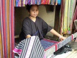 Desa Sade, Kain Tenun & Tradisinya yang Luhur