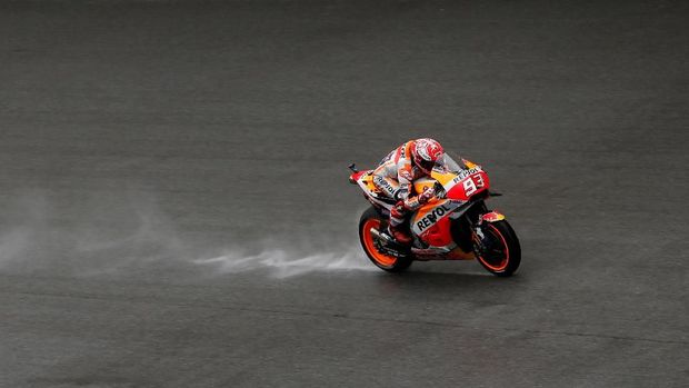 Marc Marquez menjalani MotoGP Malaysia dengan gangguan cedera bahu.