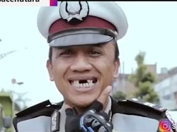 Ngakak! Lewat Menunggu Kamu, Pak Polisi Ajak Kita Taat Aturan