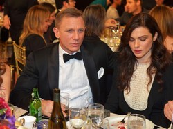 Daniel Craig Dilarang Nyetir Mobil Ini di Film No Time To Die
