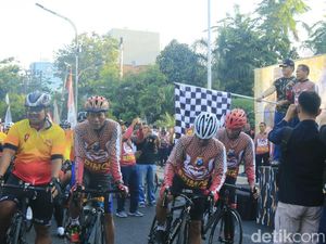 Bawa Misi Pemilu Damai, Polisi Gelar Gowes di HUT ke-73 Brimob