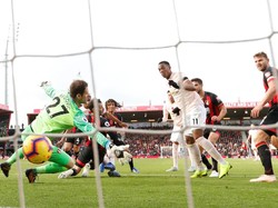 Meski tertekan hebat, MU tetap mampu menciptakan gol penyama yang dibuat Anthony Martial di menit ke-35 untuk menyeimbangkan kedudukan sampai turun minum. (Foto: Reuters)