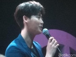 Pulang ke Korea, Lee Jong Suk Malah Tertahan di Imigrasi Jakarta