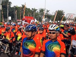 TNI-Polri Gowes Bareng Kampanyekan Pemilu Damai
