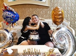 Kabar Bahagia di Awal 2022 dari Gilang Dirga, Adiezty Fersa Hamil!