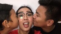 9 Momen Hangat Soimah dan Anak-anaknya