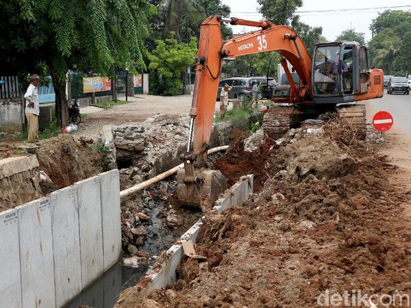 Ditargetkan Kelar Desember, Proyek Saluran Drainase Terus Dikebut