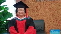 Momen Megawati Dapat Gelar Doktor Kehormatan ke-8 di China