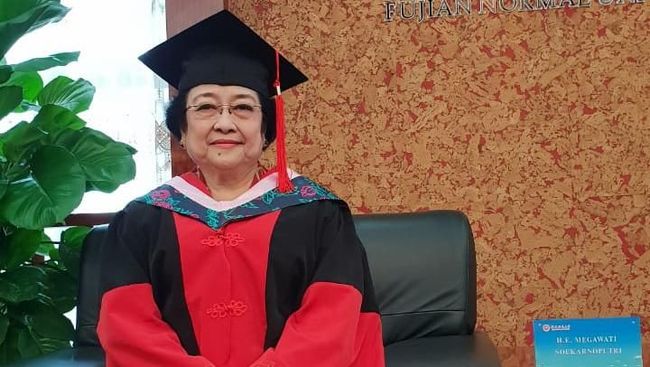 Deretan Gelar Akademis Kehormatan Megawati yang Hari Ini Jadi Profesor Deretan Gelar Akademis Kehormatan Megawati yang Hari Ini Jadi Profesor
