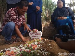 Dalam Kondisi Sakit, Ibunda Ikhlaskan Kepergian Pretty Asmara