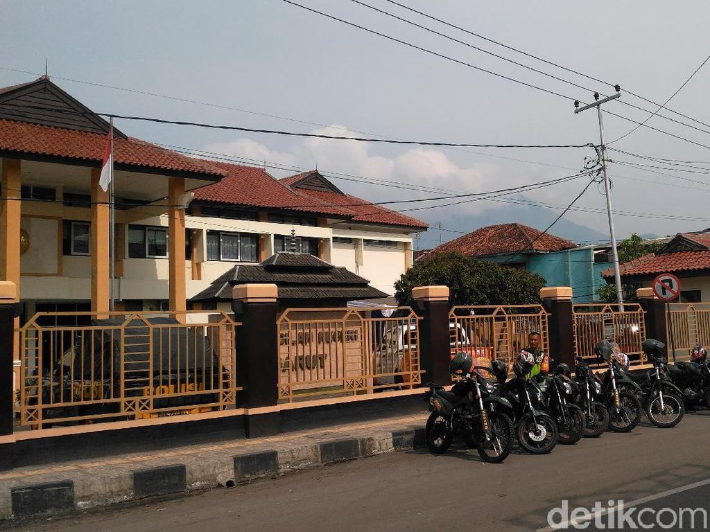 Sidang Pembakaran Bendera Digelar Hari Ini Sidang Pembakaran Bendera Digelar Hari Ini
