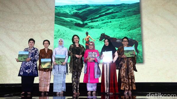 Anita Tanjung Luncurkan Buku Pesona Indonesia