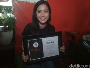 Ditanya soal Lagu Terbaru Delon, Begini Reaksi Nyeleneh Yeslin Wang Ditanya soal Lagu Terbaru Delon, Begini Reaksi Nyeleneh Yeslin Wang
