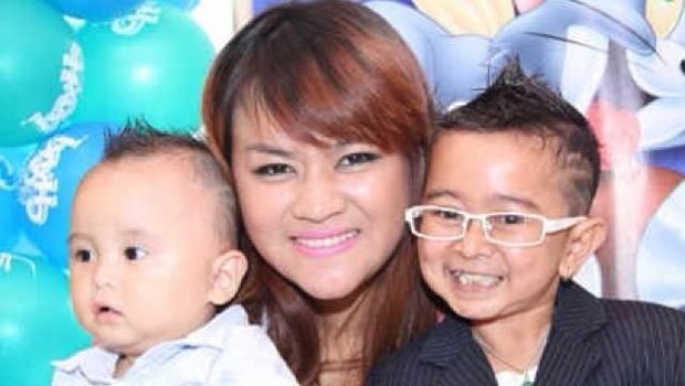 Daus Mini, Yunita dan sang putra. 