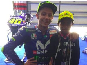 Komentator MotoGP Cilik Asal NTT Ngefans Berat dengan Rossi Komentator MotoGP Cilik Asal NTT Ngefans Berat dengan Rossi