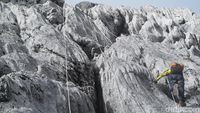 Foto: Beginilah Trek Pendakian Puncak Carstensz