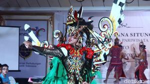 Foto: Wilda Octaviana Jadi Burung Enggang di Miss Supranational 2018