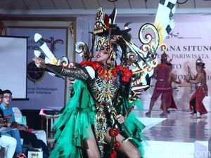 Foto: Wilda Octaviana Jadi Burung Enggang di Miss Supranational 2018