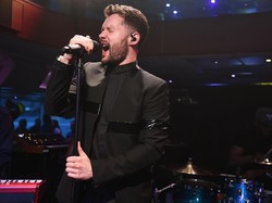 Calum Scott Buka Konsernya dengan Come Back Home