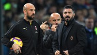 Keputusan hakim garis membuat Gennaro Gattuso sempat protes dan akhirnya diusir dari bench pelatih. (Foto: Alessandro Sabattini/Getty Images)