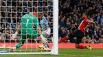Pesta Gol ke Gawang Southampton, City ke Puncak Klasemen