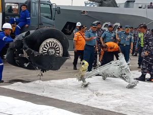 Tiga Bagian Pesawat Lion Air PK-LQP Tiba di JICT Tj Priok