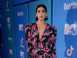 Dua Lipa Menanti Kembarannya di Madame Tussauds