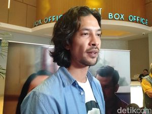 Salat Jadi Cara Edward Akbar Melepas Karakter di Film