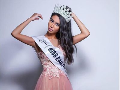 Miss Earth Lebanon Ini Dipecat karena Foto Bareng Finalis Israel