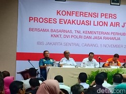 Kabasarnas Menangis, Pastikan Prioritas Mencari Korban Lion Air