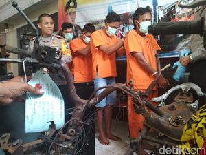 Polisi Tetapkan Empat Tersangka Penyerangan Kampung di Tulungagung Polisi Tetapkan Empat Tersangka Penyerangan Kampung di Tulungagung