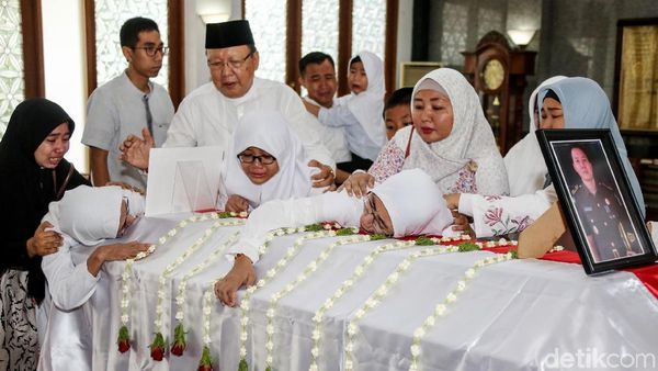 Tangis dan Haru Saat Jaksa Korban Lion Air Akan Dikebumikan
