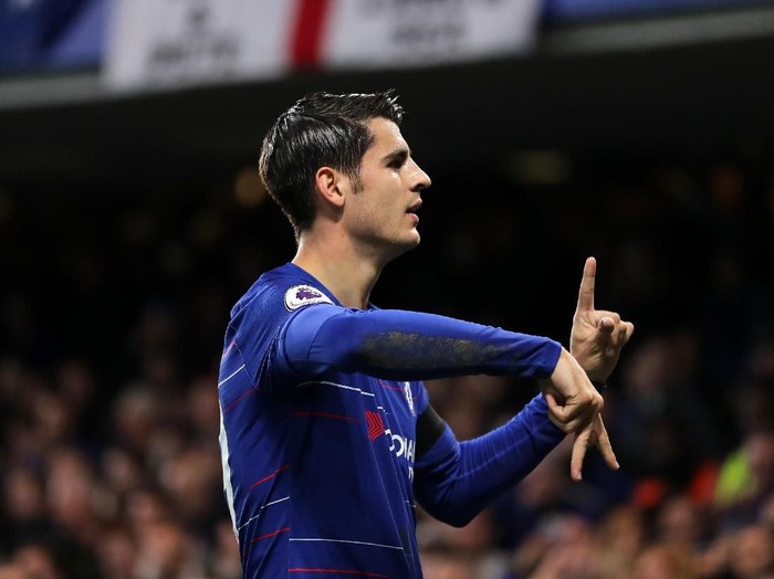 LONDON, ENGLAND - NOVEMBER 04:  Alvaro Morata of Chelsea celebrates after scoring his team's first goal during the Premier League match between Chelsea FC and Crystal Palace at Stamford Bridge on November 4, 2018 in London, United Kingdom.  (Photo by Richard Heathcote/Getty Images)
