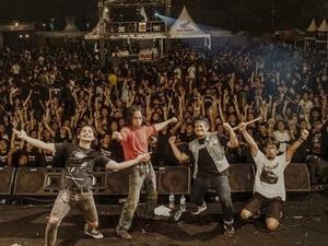 Komunal Siapkan Konser Intim di Jakarta Komunal Siapkan Konser Intim di Jakarta
