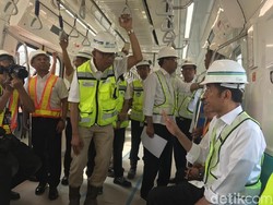 Jokowi Pertama Kali Jajal MRT Bundaran HI-Lebak Bulus