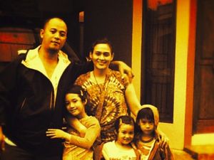 Momen Bahagia Keluarga Ine Febrianti yang Jarang Terekspos Momen Bahagia Keluarga Ine Febrianti yang Jarang Terekspos
