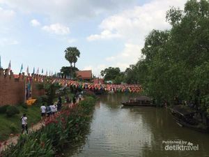 Serunya Floating Market di Ayutthaya