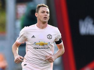 Bunga Merah di Jersey dan Trauma Matic Akan Perang Saudara Bunga Merah di Jersey dan Trauma Matic Akan Perang Saudara