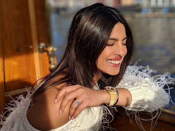 Daftar Hadiah Pernikahan yang Diminta Priyanka Chopra, Isinya Nggak Nyangka