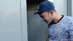 Temui Roro Fitria, Ruben Onsu Bawa Apa Saja?