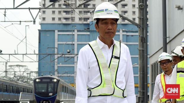 Presiden Joko Widodo menguji coba MRT dari Stasiun Bundaran Hotel Indonesia hingga Stasiun Lebak Bulus.